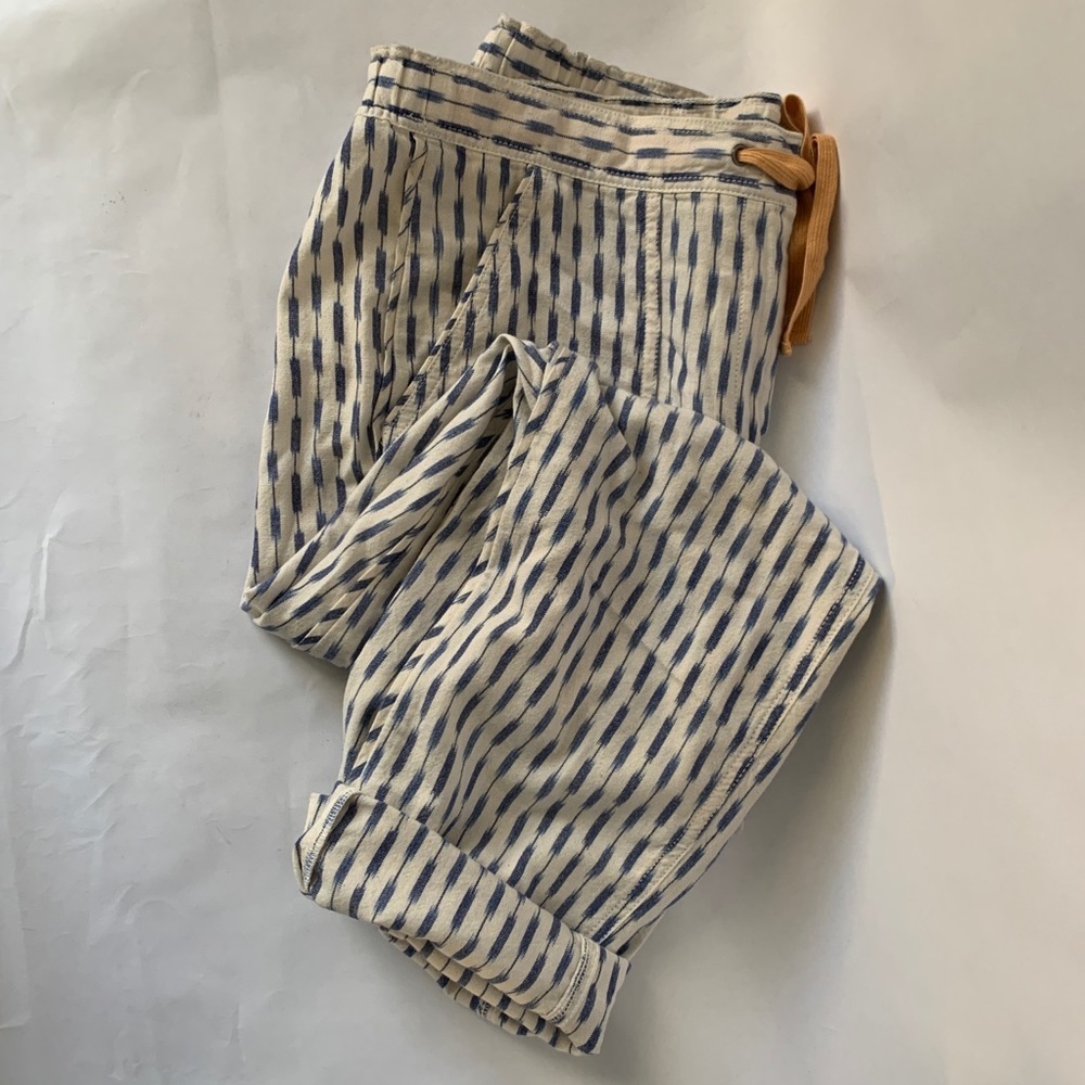 J. Crew / Blue, White Arrow Ikat Print Pants style A7937 size 0 PAT